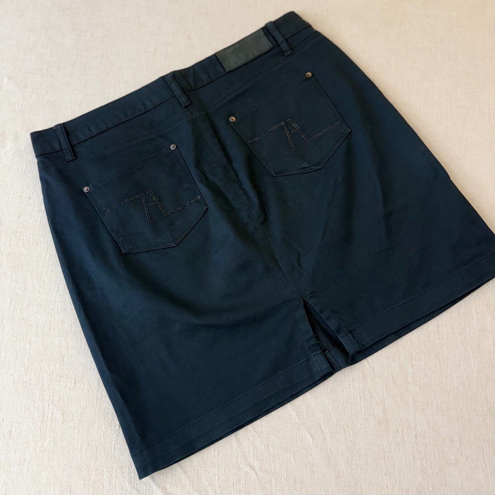 Zara Woman Black Denim Mini Skirt Rhinestone Pocket Detail Size 8 USA
